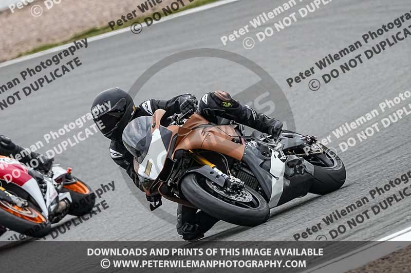 donington no limits trackday;donington park photographs;donington trackday photographs;no limits trackdays;peter wileman photography;trackday digital images;trackday photos